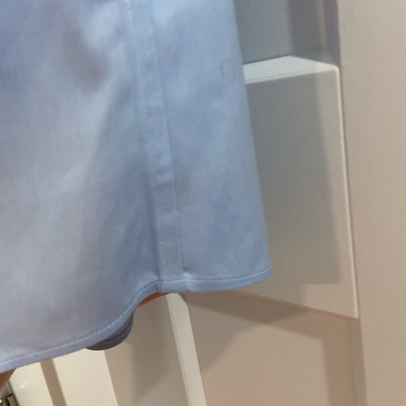 Casual Corner Non Iron sleeve less fitted button down baby blue Women's XS EUC - Picture 10 of 14